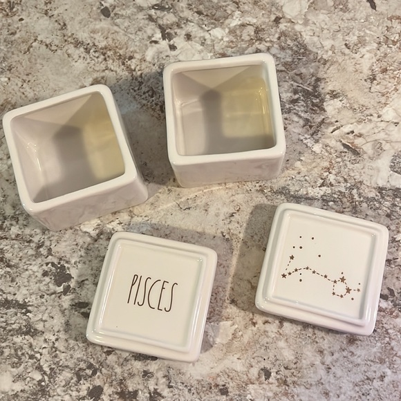 Rae Dunn Pisces trinket set. - Picture 3 of 4